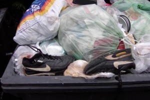 Müll0409 226.jpg (88.72 KiB) 10984 mal betrachtet Geile Nikes in Gr. 41/42 in tollem getragenen Zustand, aber leider wie so oft mit kaputten Air-Polstern. Die Turnis waren echt Müll!