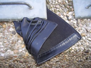 Müll0409 614.jpg (221.41 KiB) 10762 mal betrachtet Ein Stiefelschaft!