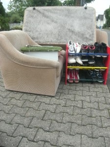 Müll0714 058.jpg (220.27 KiB) 5804 mal betrachtet Noch kaum zu fassen, dass dies alles in wenigen Augenblicken zur noch zermalmter plattgepresster Sperrmüll ist!