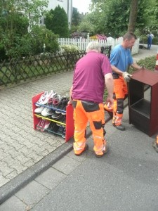 Müll0714 070.jpg (233.5 KiB) 7826 mal betrachtet Ein Bild welches die Sekunde zeigt, in welcher der Sperrmüll in das Eigentum des Müllabfuhrbetriebes übergeht!