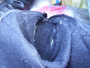 Müll0409 622.jpg (213.02 KiB) 10644 mal betrachtet "Todesursache": defekter Reißverschluss!