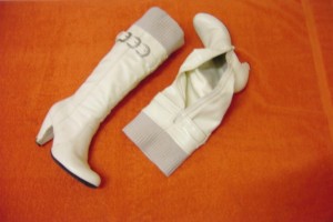 Müll0409 077.jpg (53.91 KiB) 2944 mal betrachtet Die Stiefel sollten eh bald in den Müll; - und mir gingen die durch die Lappen. Grrr!