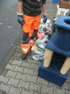 Müll1014 040.jpg (200.04 KiB) 6834 mal betrachtet Mal sehen, was zuserst eingeladen wurde.