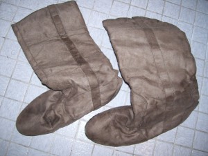 Müll0409 510.jpg (200.24 KiB) 9462 mal betrachtet Da hatten Tamaras Stiefel keine 100 Stunden mehr zu leben.