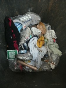 Müll1014 253.jpg (178.86 KiB) 2688 mal betrachtet So sieht also echter Sportlermüll aus!