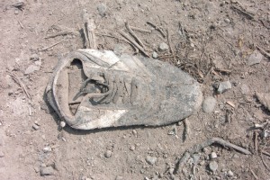 Luzifer01 017.jpg (282.28 KiB) 29173 mal betrachtet Ihr seht richtig: Ein Ladysneaker!