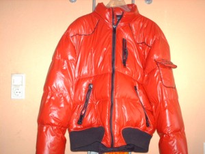 HPIM5236.JPG (114.3 KiB) 3248 mal betrachtet meien Jacke echt weiches Teil ,noch nicht zum verbrennen ,erst wird sie noch eien weile getragen dann spass haben und ab damit :)