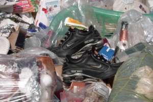 Luzifer01 043.jpg (248.84 KiB) 10298 mal betrachtet Ein irgendwie "schöner" Ablick von geil getragenen Frauen-"Shox".