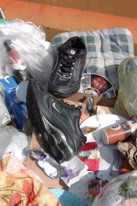 Luzifer01 048.jpg (263.15 KiB) 10019 mal betrachtet Sollte wirklich nun vielleicht in wenigen Augenblicken klebrige Essenreste und Grillasche auf diese süßen "Shox" gekippt werden?