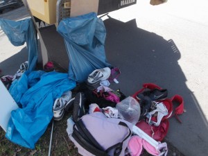 Müll0315 112.jpg (595.61 KiB) 13783 mal betrachtet Uff! Rettungsaktion wider Erwarten doch noch geglückt!