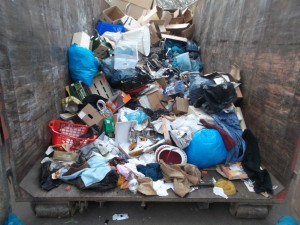 Müll0315 131.jpg (627.34 KiB) 14702 mal betrachtet Ein "einladender" Anblick!