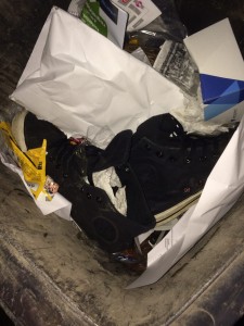 photo41274099299890455.jpg (154.48 KiB) 11386 mal betrachtet Also ab in die Tonne damit...