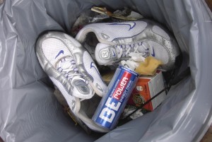 Sabsebine01 180.jpg (284.3 KiB) 10254 mal betrachtet Viel zu schade, um in einem undurchsichtigen Müllsack zu verschwinden.