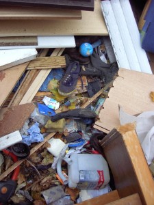 Müll1011 065.jpg (293.63 KiB) 9425 mal betrachtet Schuhe liegen auf einer Müllkippe überall!