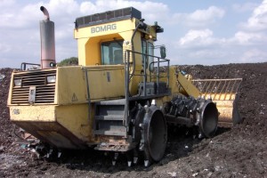 Luzifer01 020.jpg (268.85 KiB) 29808 mal betrachtet Monstermaschine "Müllverdichter". Der macht auch die höchsten High Heels und "Tower"-Plateaustiefel platt.