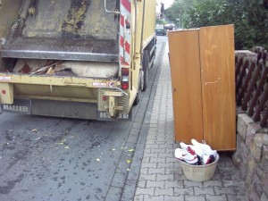 Müll1011 031.jpg (148.75 KiB) 8811 mal betrachtet Keine Minute mehr bis zur Sperrmüllabfuhr!