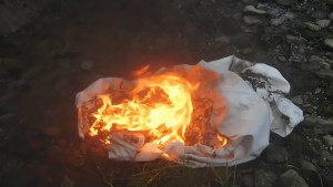 14.jpg (664.56 KiB) 8805 mal betrachtet Die Reste sind bestimmt noch für was gut
