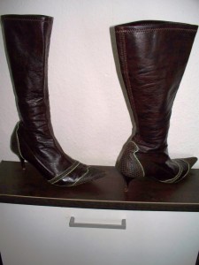 Sammlung 012.jpg (173.84 KiB) 3702 mal betrachtet Bequem und dennoch ausgefallen.