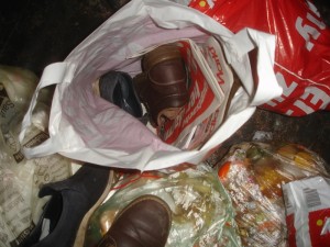DSC08384_small.jpg (272.98 KiB) 8664 mal betrachtet 2x Gr. 36 ... die Kiddies sind langsam größer und nun müssen die Schüchens weg.