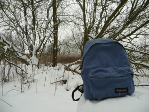 da steht der süße Rucksack nun in der Kälte