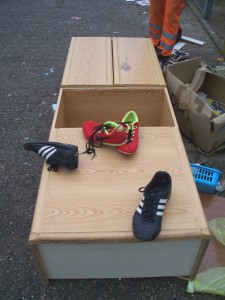 Erst ist der Schrank &quot;dran&quot;.