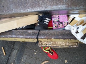 Wenn jetzt der Schnürsenkel nicht bald reißt, dann ... !