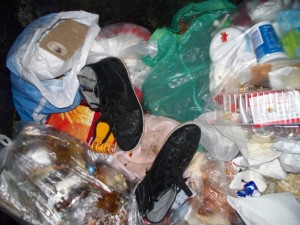 Müll0312 231.jpg (119.63 KiB) 8136 mal betrachtet Ein geiler Anblick!