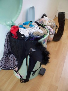 Müll0312 102.jpg (181.78 KiB) 6199 mal betrachtet Diese ganzen Spitzenlumpen umhüllten mal Martinas sexy Körper. Nun hatte sie die aus welchen Gründen auch immer verstoßen und nun nervte es sie nur noch, dass es soviel war, was weg musste.