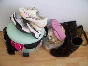 Müll0312 105.jpg (89.81 KiB) 6096 mal betrachtet Es kamen noch ihre süßen Pumas dazu. Die sollten endlich in den Müll!