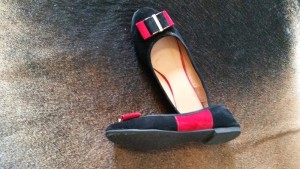 QQQ03.jpg (369.07 KiB) 3522 mal betrachtet Diese Schühchen wurden vom Forum zum Tode verurteilt