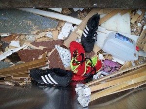 Nochmal lagen die gepressten Sportschuhe beisammen.