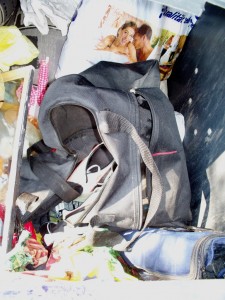 Müll0312 260.jpg (279.78 KiB) 7831 mal betrachtet Solche Sporttaschen und Rucksäcke werden oft als große stabile Mülltüten gebraucht, wenn sie ausrangiert werden.