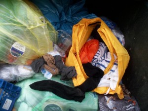 Müll0312 286.jpg (100.08 KiB) 8270 mal betrachtet Geile Einblicke.