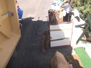 Müll0615 (92).JPG (509.89 KiB) 22694 mal betrachtet Ein sperrmüllreifer Schuhschrank, ordentlich daneben gestellte Stiefel und ein ebenfalls voller Badmülleimer sollten u. a. Gerümpel "sauber weg" kommen.
