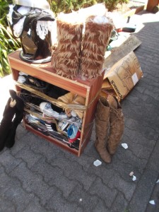 Müll0615 (95).JPG (502.36 KiB) 22244 mal betrachtet Wenigstens wurden die Abfälle nicht durch Sperrmüllfledderer auseinander gerissen.