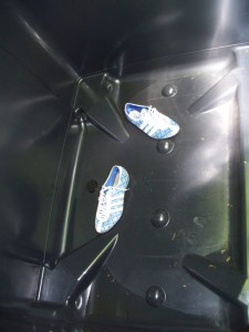 Müll0512 108.jpg (137.33 KiB) 6587 mal betrachtet Sofort machte ich den Deckel auf.