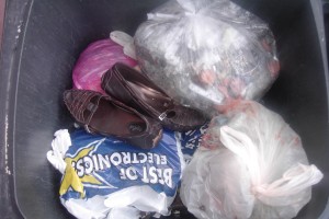 Müll0712 004.jpg (466.34 KiB) 7241 mal betrachtet Diese endfertigen Schuhe haben die "Große Stadtrundfahrt" mit den Orangenen Engeln mit meiner "Erlaubnis" mitgemacht.