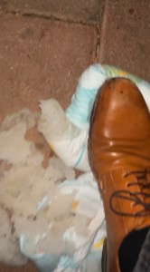 Die Pampers haben sich beute verabschiedet und sind nachdem sie komplett kaputt waren auch direkt in die schwarze Tonne geflogen.