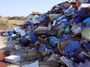 Müllkippe02 025.jpg (151.9 KiB) 10314 mal betrachtet Ein supergeiler und sehr "ertragreicher" Sperrmüllhaufen; - also mit dem richtigen schweren Gerät und mit genügend Zeit!