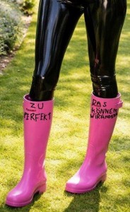 Lydia zwarte lakcatsuit rose Hunter Zu perfekt #31.jpeg