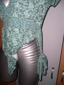 P1080131.JPG (1.39 MiB) 3264 mal betrachtet nun hängt das Bändchen nach unten mit einem Endchen