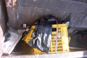 Welches Ende ist für solch geile Schuhe von der geliebten Freundin / Frau schlimmer: Hausmüll oder wie hier Sperrmüll? Eigentlich doch egal?!