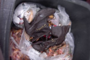 Müll1012 064.jpg (231.4 KiB) 5369 mal betrachtet Eigentlich nur noch ein Fall für die Müllkippe!