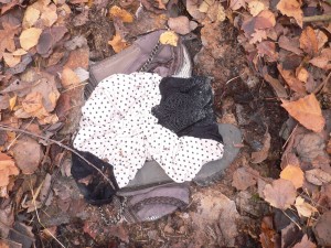 P1080552.JPG (1.46 MiB) 13325 mal betrachtet Schimmelspuren am schwarzen Teil des Shirts