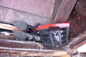 Harir01 102.jpg (276.42 KiB) 8852 mal betrachtet Nicht einmal mehr Platz für ein Blatt Papier. Diese Presse kennt kein Erbarmen!