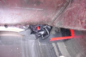 Harir01 104.jpg (258.64 KiB) 9203 mal betrachtet Irgendwo muss sich der Spitzen-BH verhakt haben, denn er spannt sich unter dem brutalen Pressdruck.