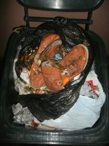 Müll1212 002.jpg (313.22 KiB) 6262 mal betrachtet Am Abend vor der Müllabfuhr nachts gerettet.