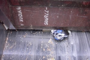 Harir01 075.jpg (248.14 KiB) 9081 mal betrachtet Von den einstmals geliebten Cowgirlstiefeln war beim Pressvorgang kaum noch was zu sehen.