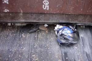 Harir01 076.jpg (276.65 KiB) 8730 mal betrachtet Man konnte ahnen, wie geplättet nun die robusten Cowgirlstiefel waren.