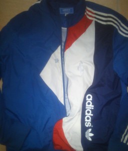 adidas Jacke schon leicht kaputt